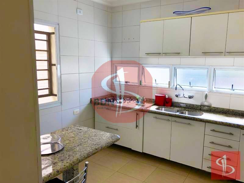 Casa à venda com 4 quartos, 220m² - Foto 9