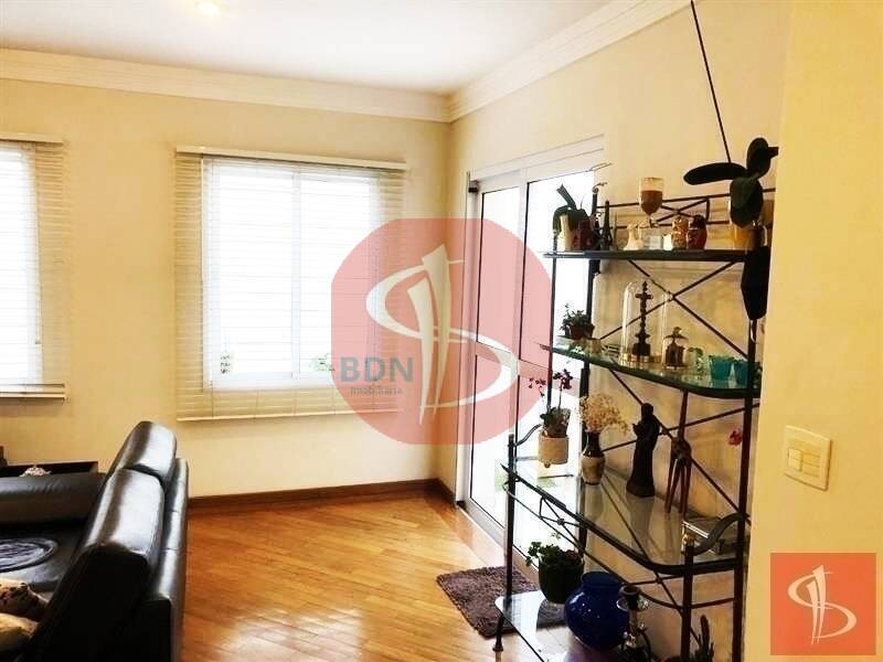 Casa à venda com 4 quartos, 220m² - Foto 3