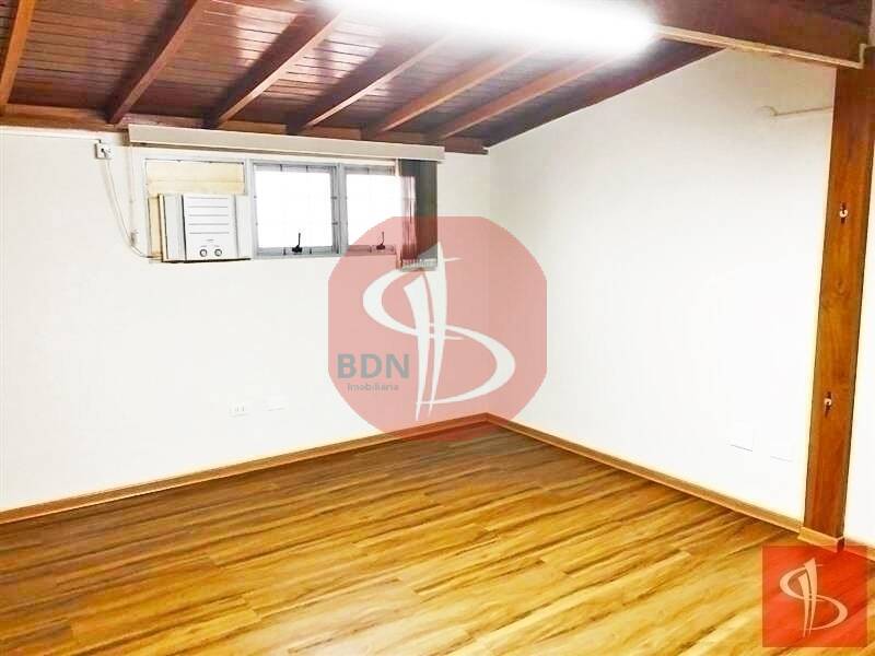 Casa à venda com 4 quartos, 220m² - Foto 18