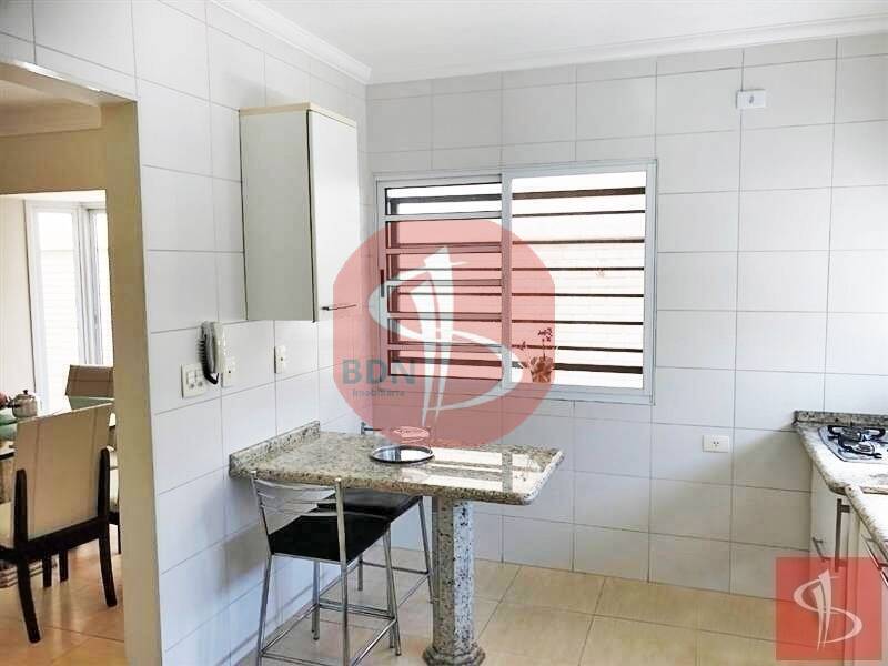 Casa à venda com 4 quartos, 220m² - Foto 10