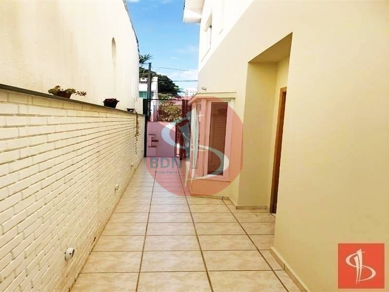 Casa à venda com 4 quartos, 220m² - Foto 23