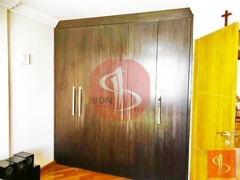 Casa à venda com 4 quartos, 220m² - Foto 24