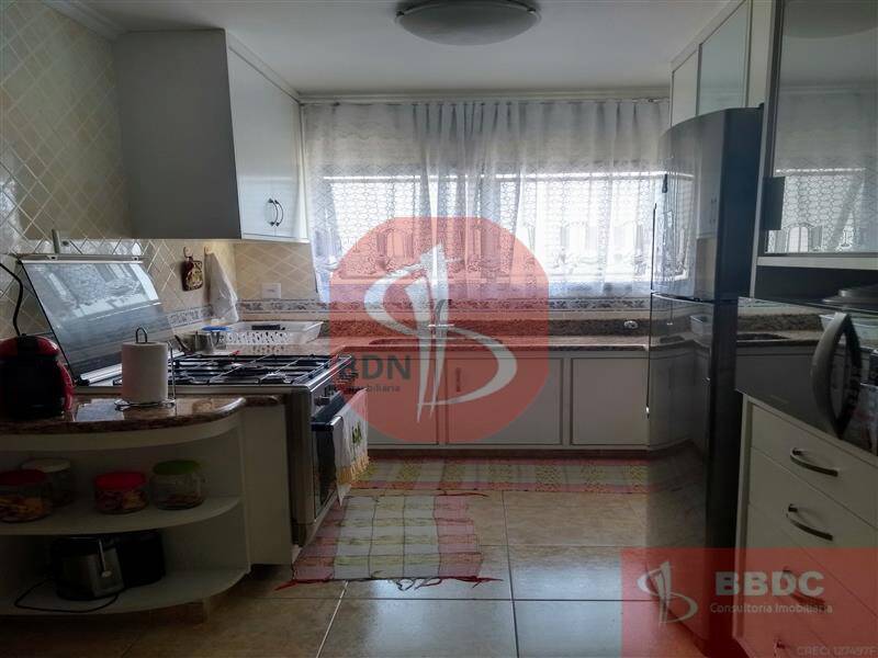 Apartamento à venda com 3 quartos, 246m² - Foto 7