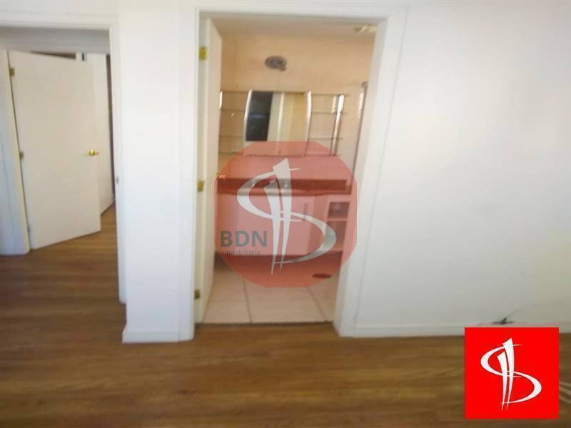 Apartamento para alugar com 2 quartos, 97m² - Foto 9