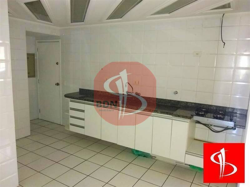 Apartamento para alugar com 2 quartos, 97m² - Foto 13