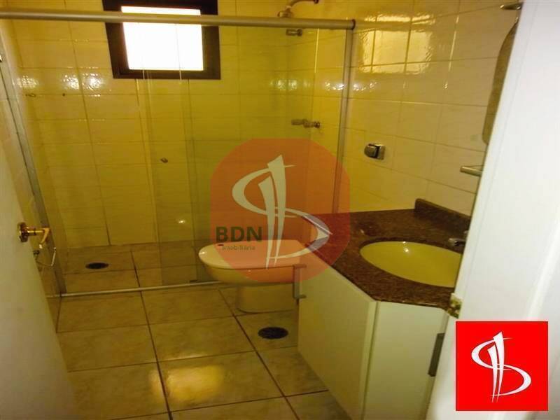 Apartamento para alugar com 2 quartos, 97m² - Foto 15