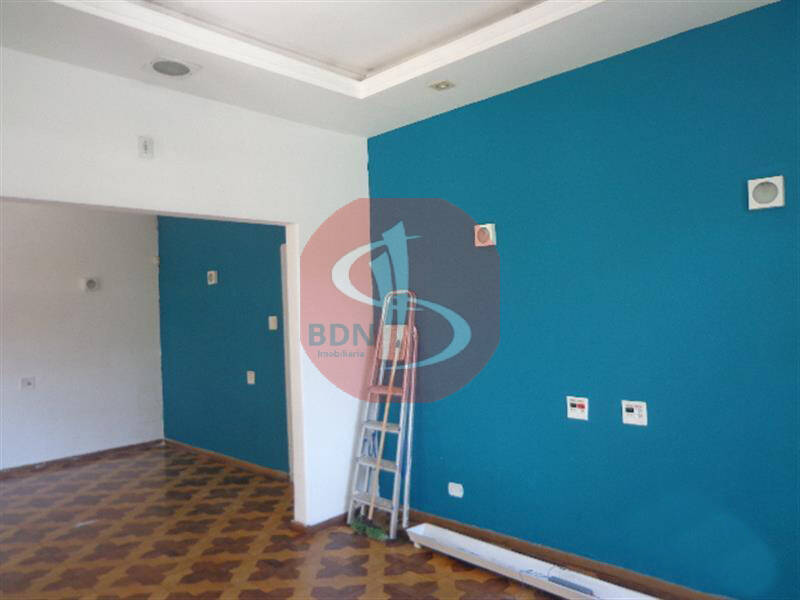 Casa à venda com 3 quartos, 336m² - Foto 2