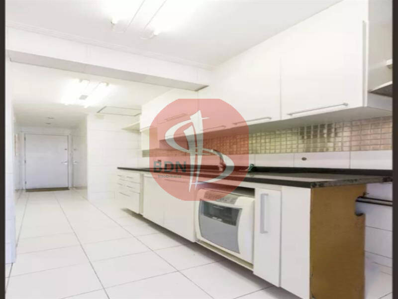 Apartamento à venda com 3 quartos, 143m² - Foto 2