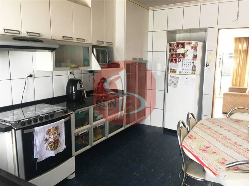 Sobrado à venda com 3 quartos, 350m² - Foto 6