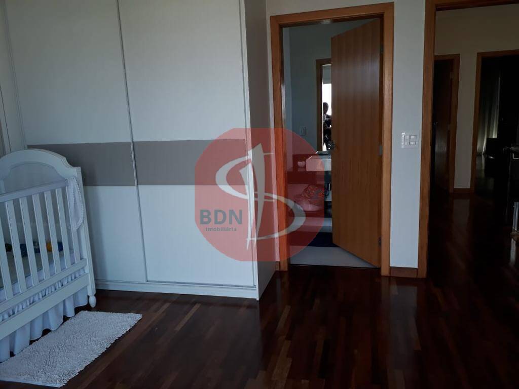 Casa à venda com 4 quartos, 218m² - Foto 12