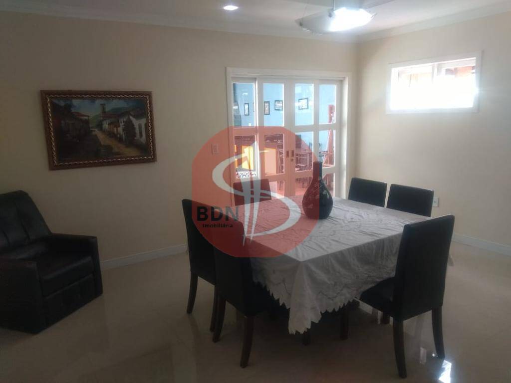 Casa à venda com 3 quartos, 300m² - Foto 5