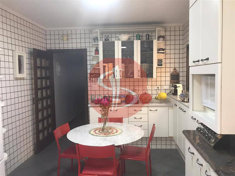 Casa à venda com 2 quartos, 120m² - Foto 8