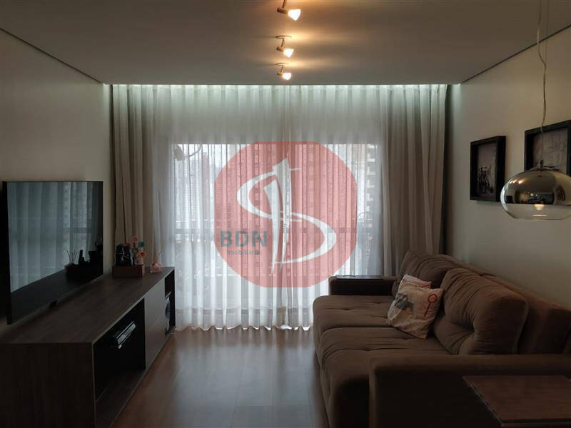 Apartamento à venda com 2 quartos, 70m² - Foto 3