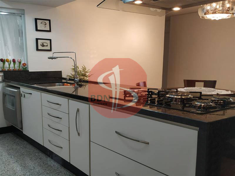 Apartamento à venda com 2 quartos, 70m² - Foto 4