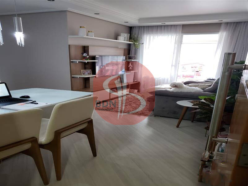 Apartamento à venda com 3 quartos, 75m² - Foto 1