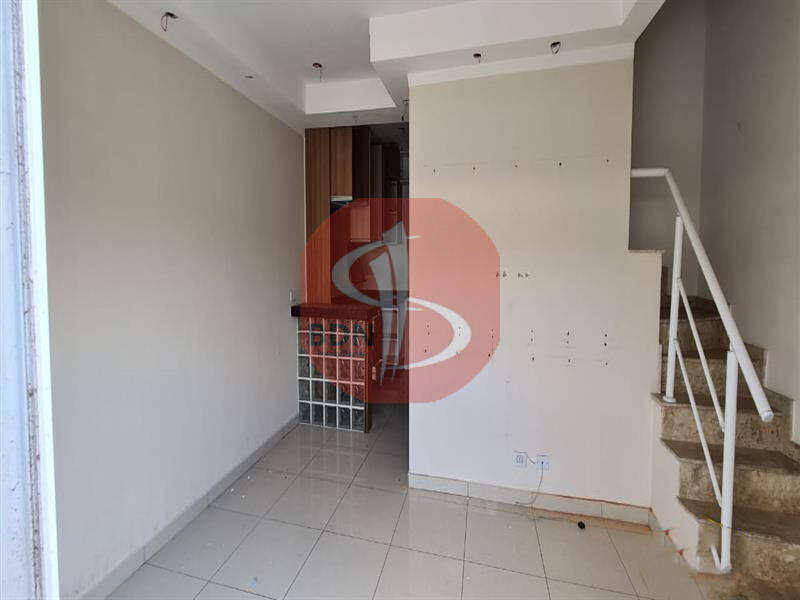 Sobrado à venda com 2 quartos, 72m² - Foto 3