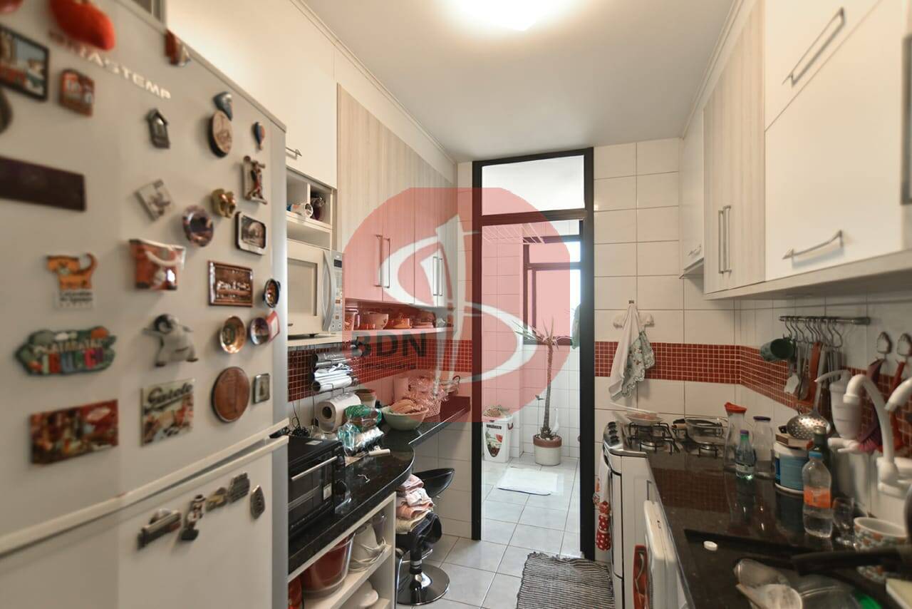 Apartamento à venda com 3 quartos, 82m² - Foto 2