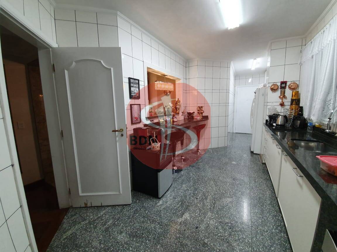 Apartamento à venda com 3 quartos, 122m² - Foto 11