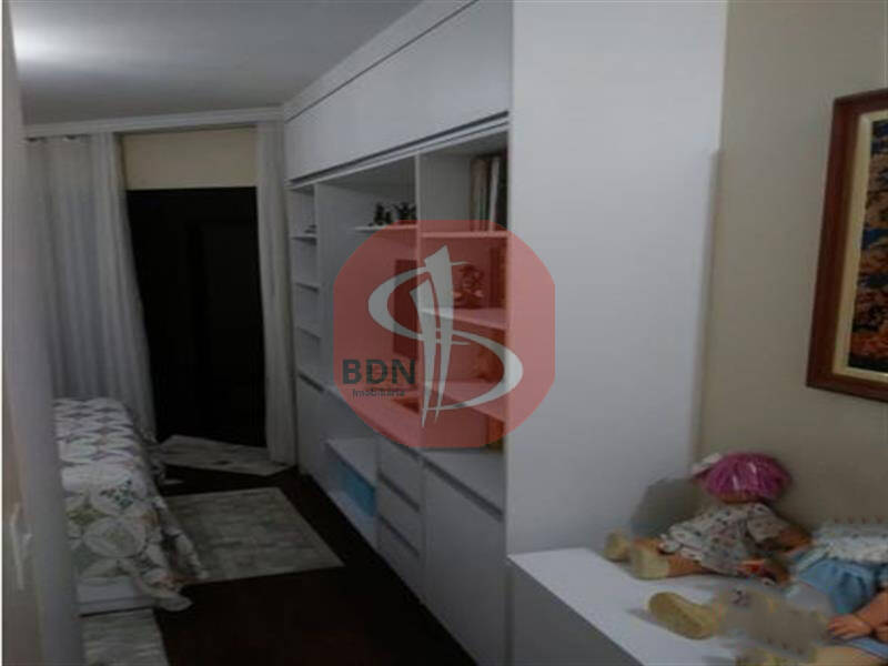 Apartamento à venda com 3 quartos, 137m² - Foto 7