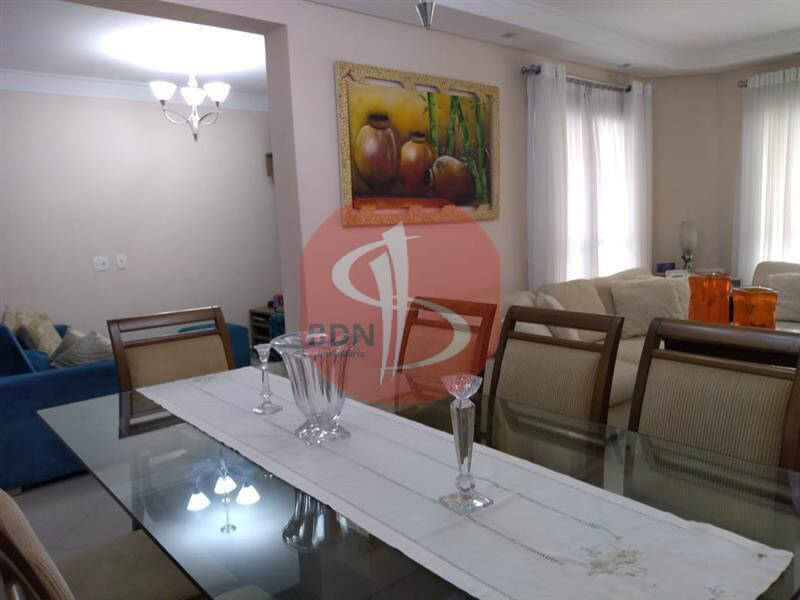 Apartamento à venda com 3 quartos, 151m² - Foto 2