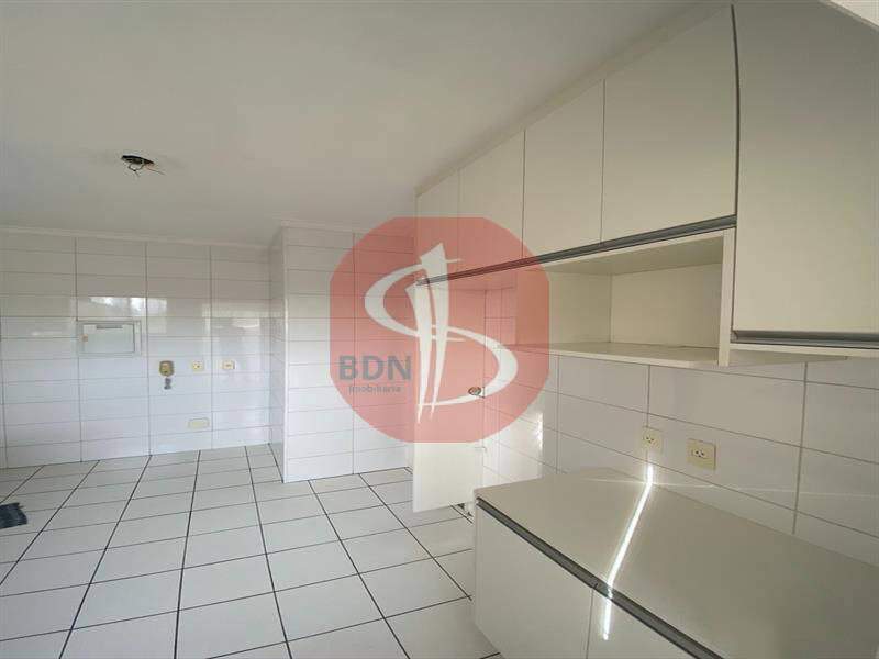 Apartamento à venda com 3 quartos, 95m² - Foto 10