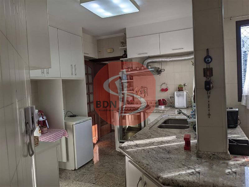 Apartamento à venda com 3 quartos, 134m² - Foto 13