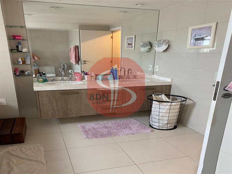 Apartamento à venda com 3 quartos, 264m² - Foto 18