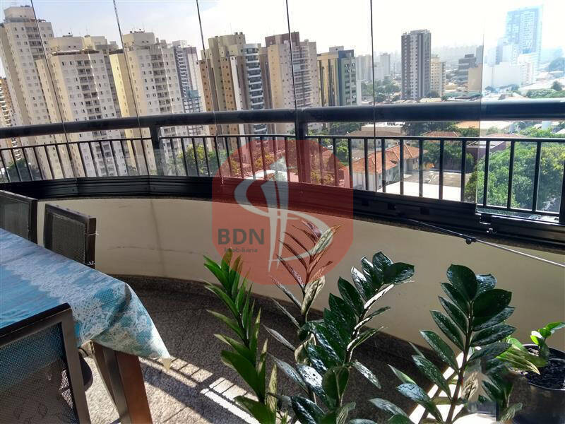 Apartamento à venda com 3 quartos, 135m² - Foto 2