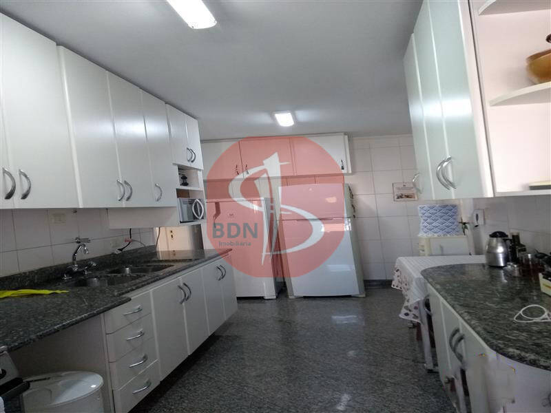 Apartamento à venda com 3 quartos, 135m² - Foto 9