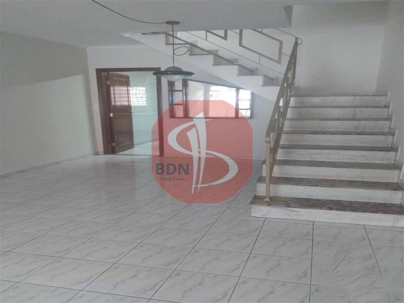 Sobrado à venda com 3 quartos, 130m² - Foto 2