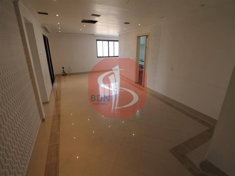 Apartamento à venda com 3 quartos, 120m² - Foto 2