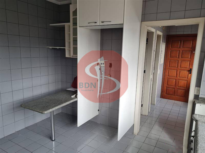 Apartamento à venda com 3 quartos, 105m² - Foto 17