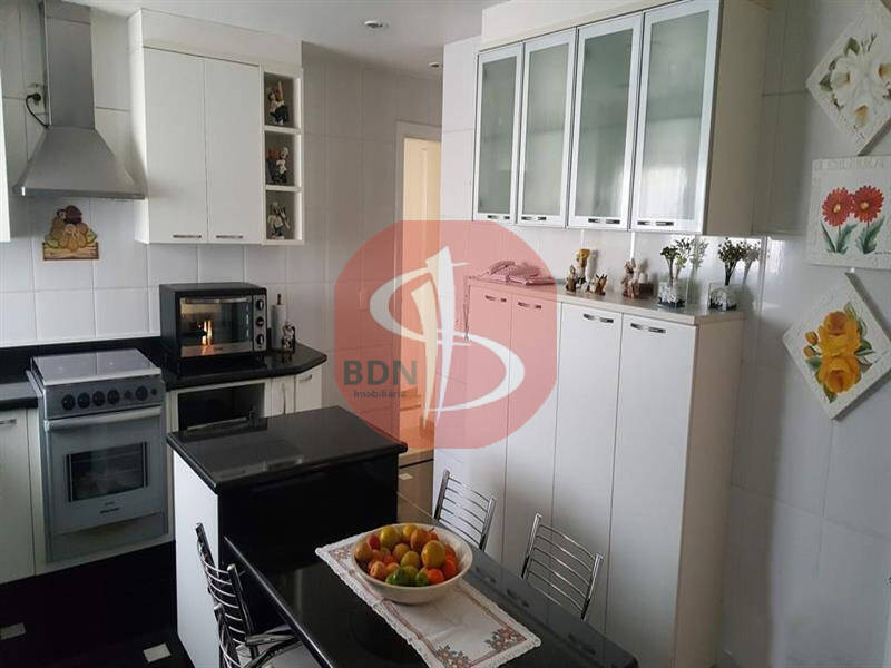 Apartamento à venda com 3 quartos, 141m² - Foto 4