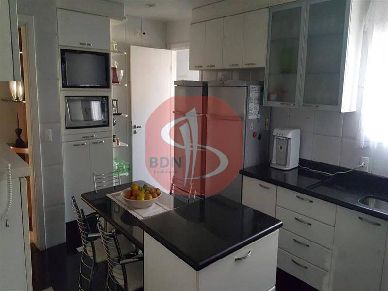 Apartamento à venda com 3 quartos, 141m² - Foto 7