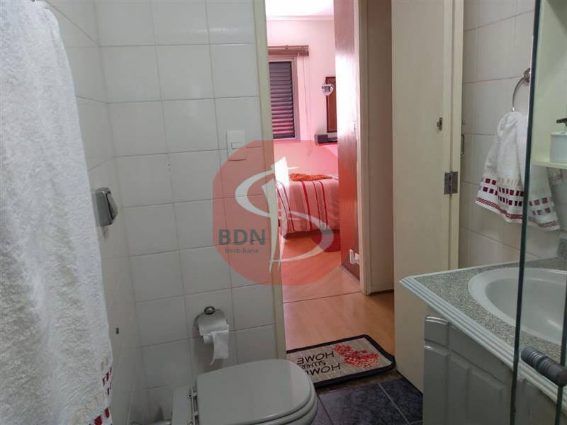 Apartamento à venda com 3 quartos, 96m² - Foto 2