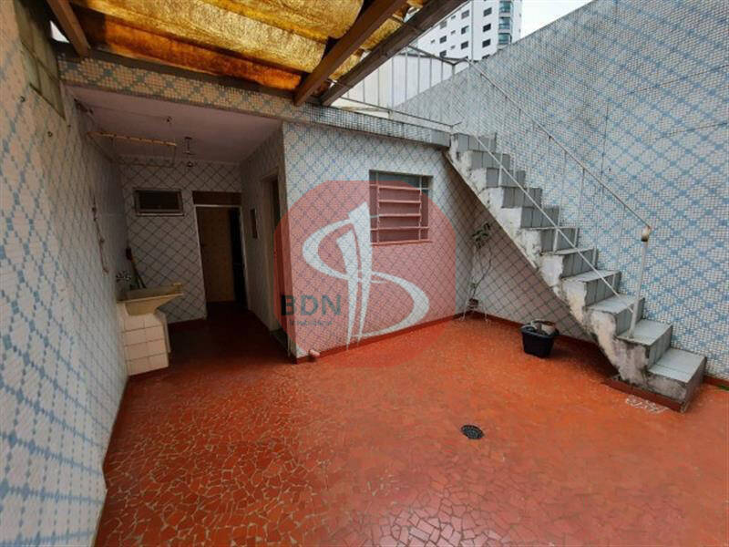 Sobrado à venda e aluguel com 3 quartos, 140m² - Foto 1