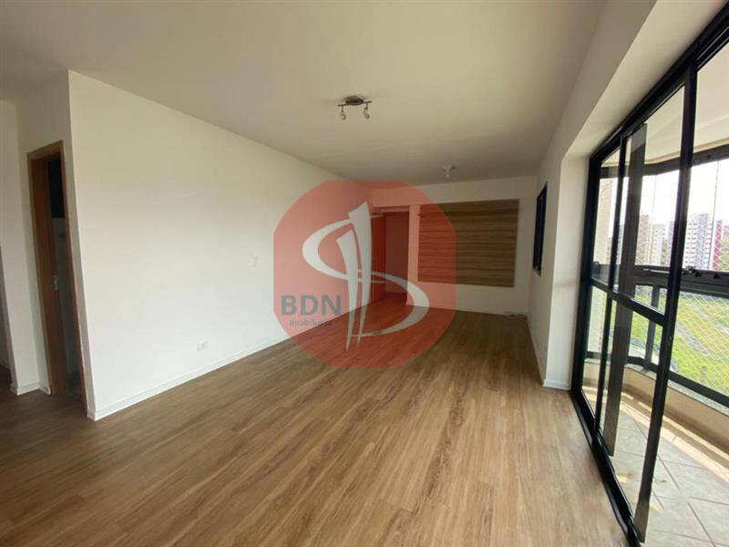 Apartamento à venda com 3 quartos, 106m² - Foto 1