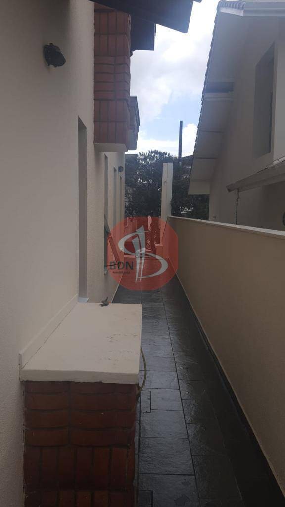 Casa para alugar com 4 quartos, 340m² - Foto 11