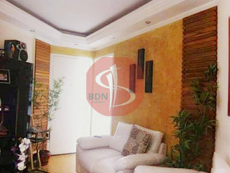 Apartamento à venda com 2 quartos, 62m² - Foto 1