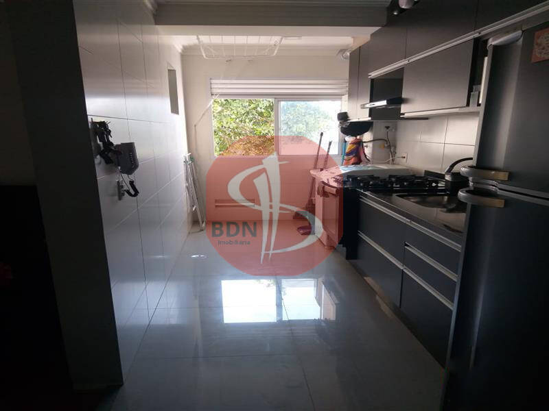 Apartamento à venda com 3 quartos, 68m² - Foto 2