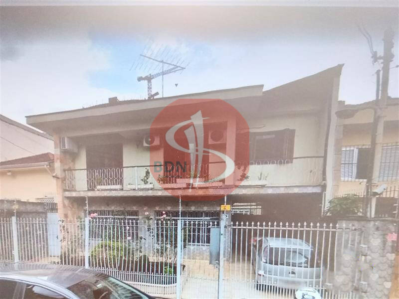 Sobrado à venda com 4 quartos, 250m² - Foto 1