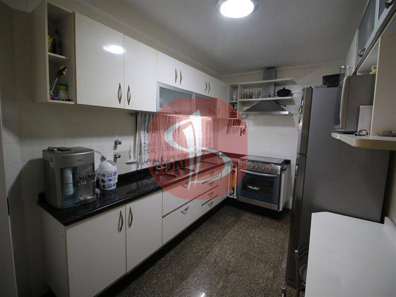 Apartamento à venda com 4 quartos, 220m² - Foto 9