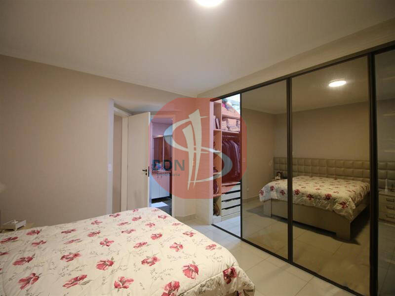 Apartamento à venda com 4 quartos, 220m² - Foto 10