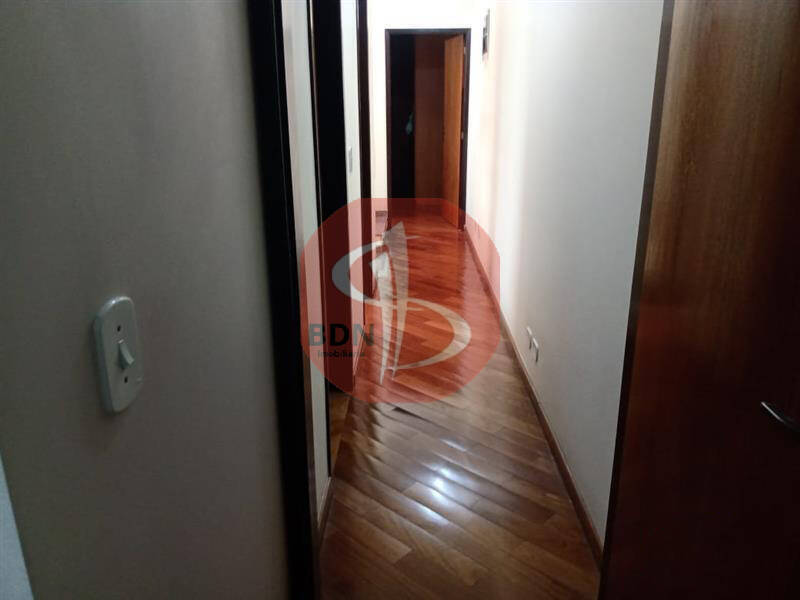 Sobrado à venda com 4 quartos, 190m² - Foto 1