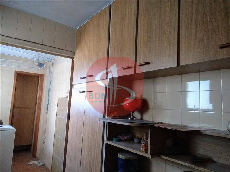 Apartamento à venda com 3 quartos, 75m² - Foto 2