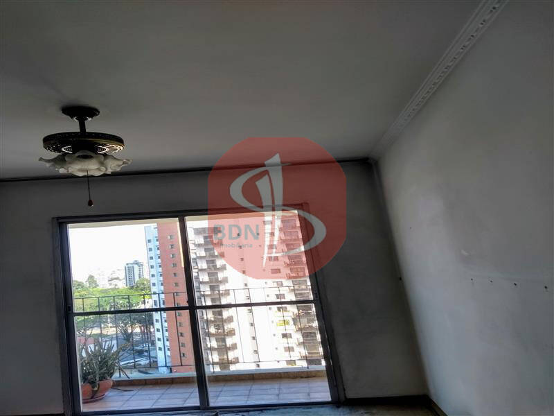 Apartamento à venda com 3 quartos, 75m² - Foto 1