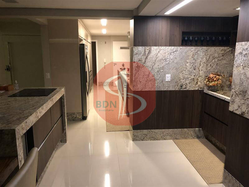 Apartamento à venda com 3 quartos, 264m² - Foto 7