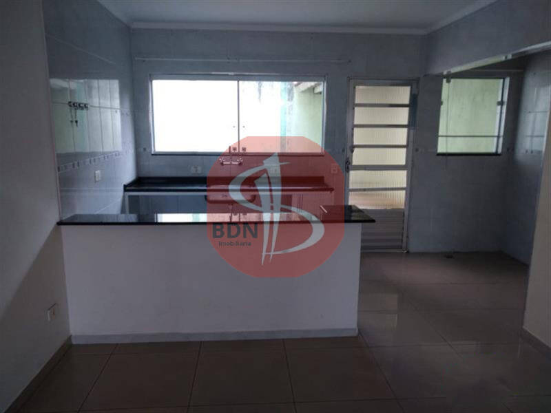 Sobrado à venda com 3 quartos, 110m² - Foto 2