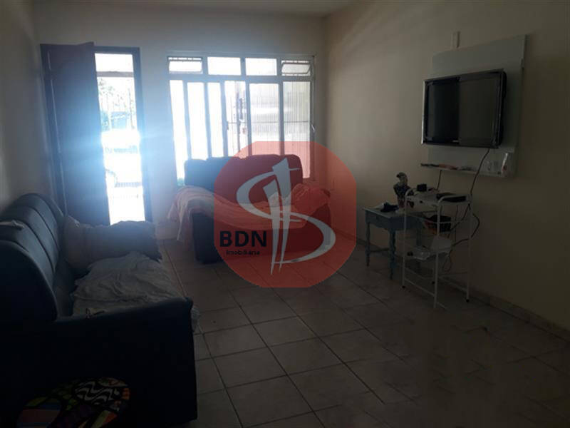 Sobrado à venda com 2 quartos, 200m² - Foto 1