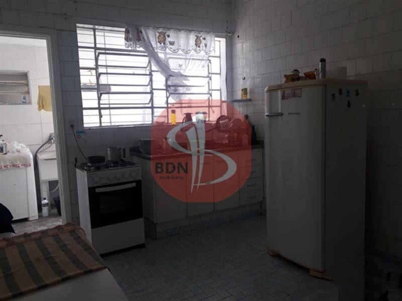 Sobrado à venda com 2 quartos, 200m² - Foto 3